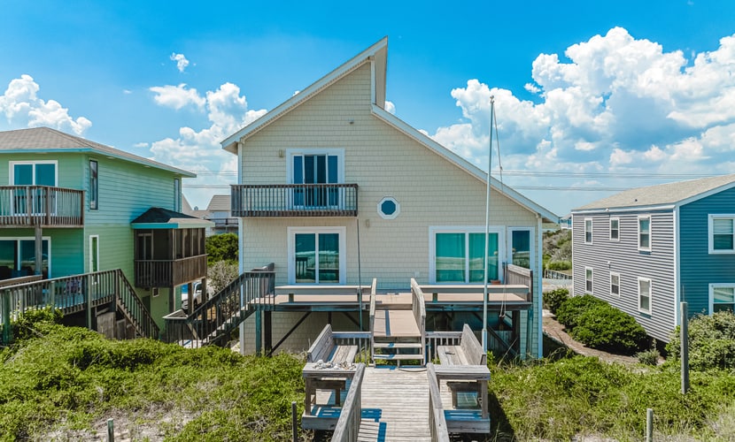 Oceanfront home with beach access, a game room, washer/dryer, & central AC