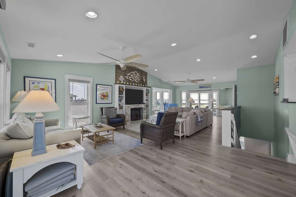 Beachfront home with stunning views, elevator and multiple decks