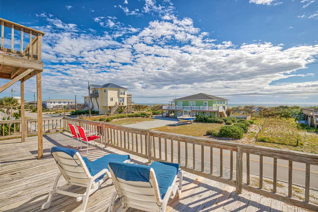 Dog-friendly home with ocean views, beach access, washer/dryer & central AC