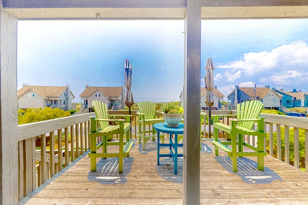 Compass Rose | Townhouse in Topsail Beach with balcony, central AC, & W/D