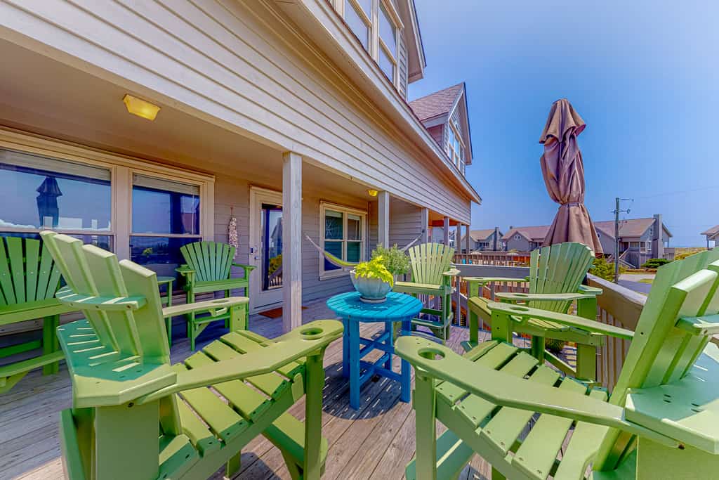 Compass Rose | Townhouse in Topsail Beach with balcony, central AC, & W/D