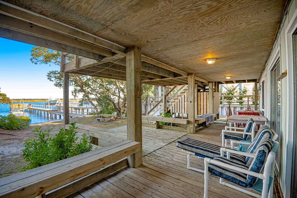 Sound-Front Cottage - Short Walk to the Beach, Private Dock & Dog-Friendly