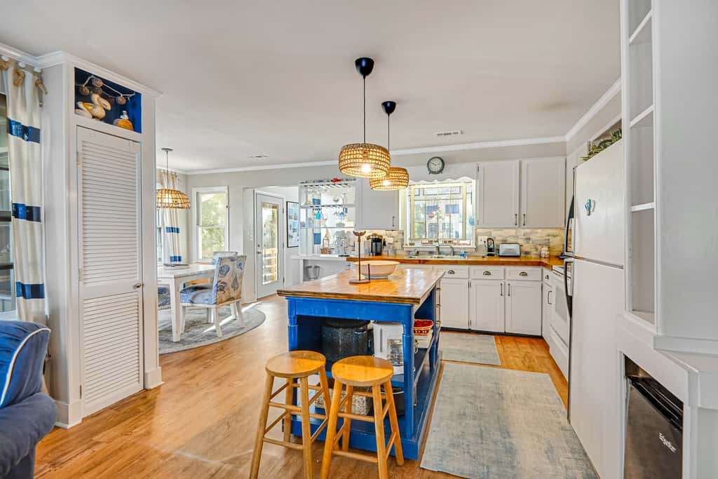 TB208C Bland's Landing