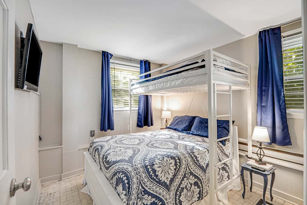 TB208C Bland's Landing
