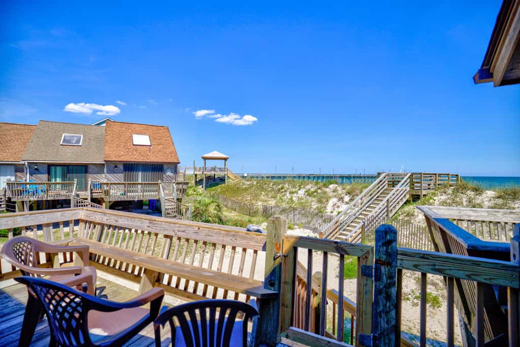 Upgraded beachfront villa with ocean views, central AC, fast WiFi & washer/dryer
