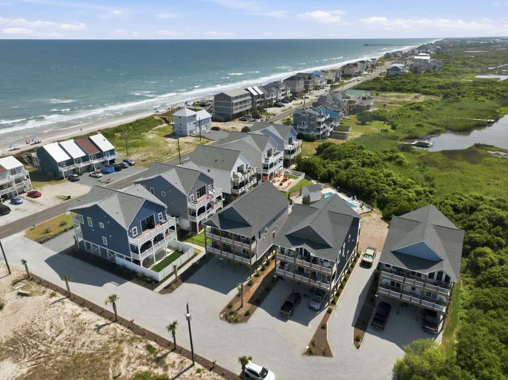 Stunning new build home with shared pool, close to beach