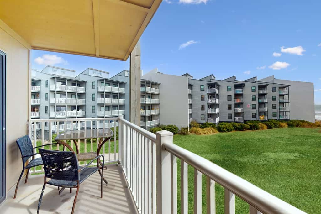 Topsail Dunes condo with amazing ocean view - beach access & beachfront pool