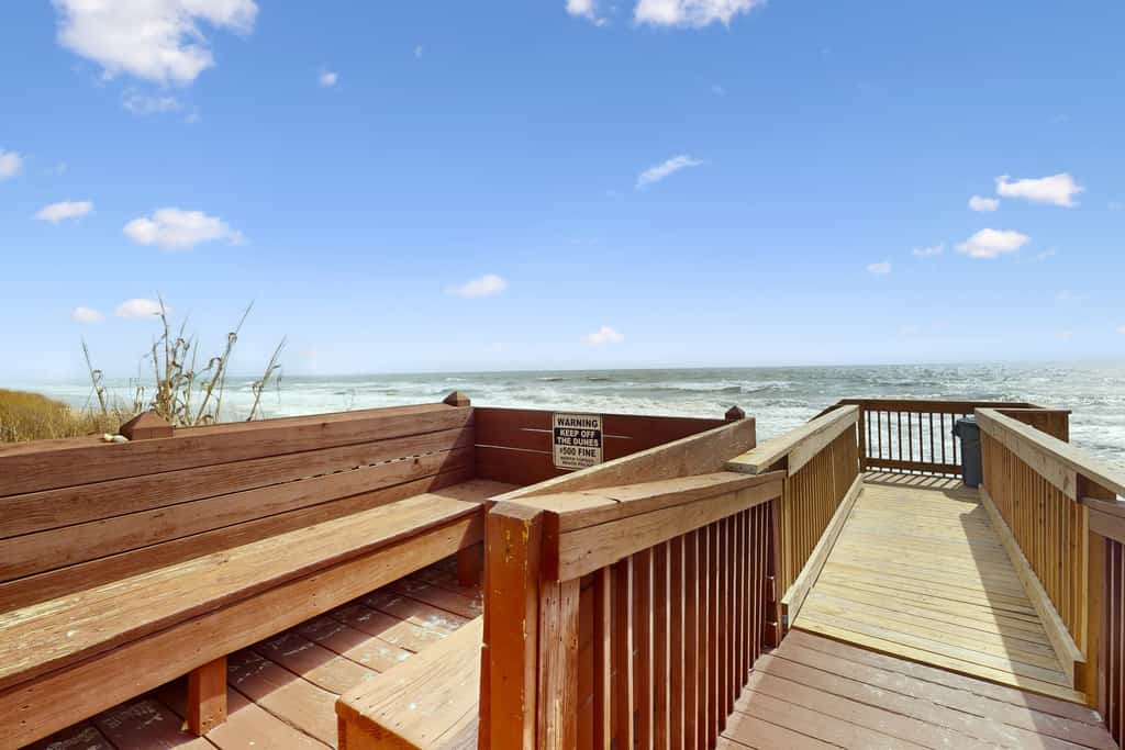 Topsail Dunes condo with amazing ocean view - beach access & beachfront pool