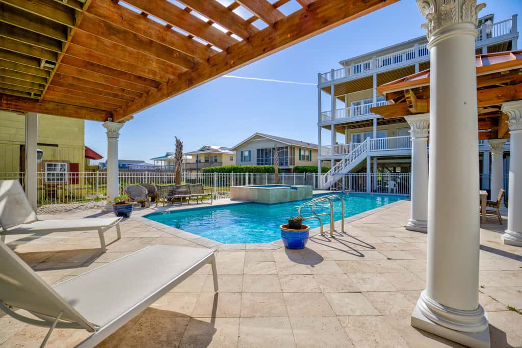 NTB2780 Oceanfront Acropolis