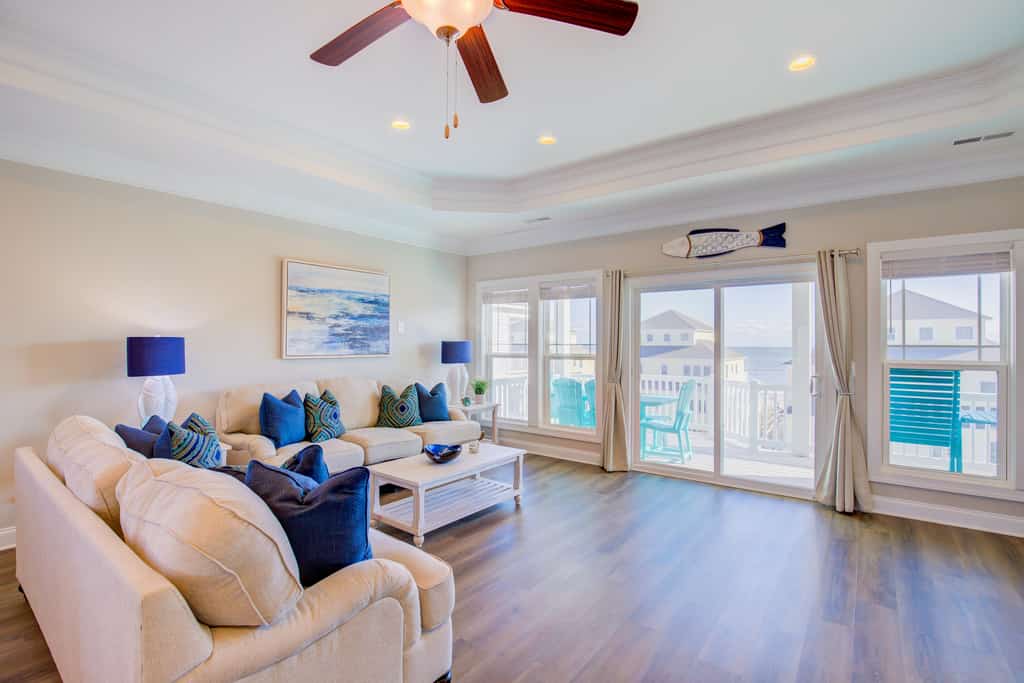 Multi-level duplex with beautiful ocean and Intracoastal views, elevator & pool