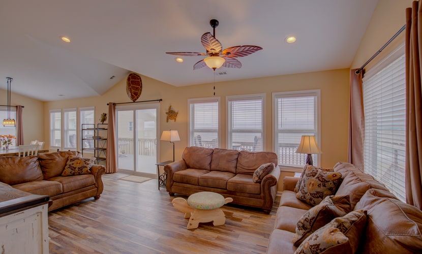 Beachfront home with outdoor shower, 2 decks, central AC, & W/D - dogs ok