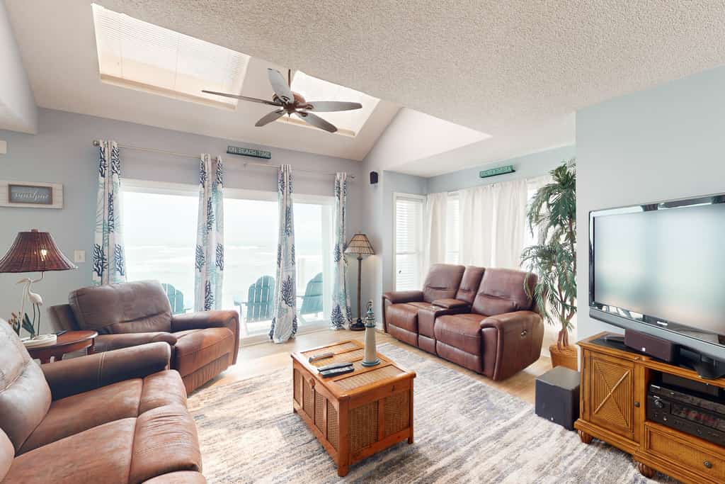Townhome on the sand with direct beach access, ocean views, deck, & W/D