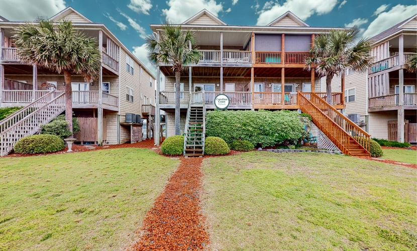 Dog-friendly duplex in Surf City with beautiful ocean views — just steps from beach access!