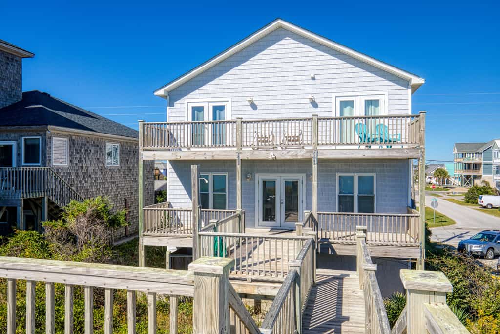 Oceanfront home with direct beach access in Surf City!