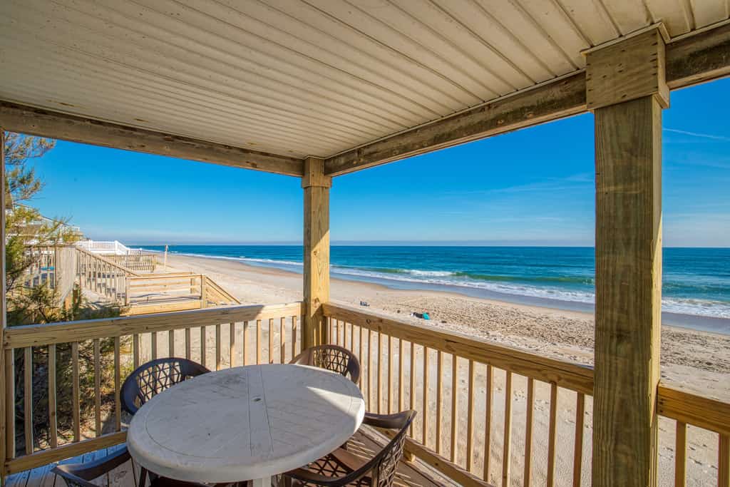 Original Surf City dog-friendly cottage steps from ocean with plenty of parking