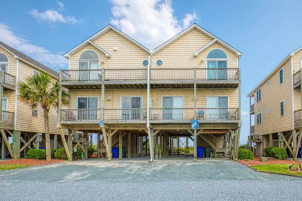 SC706N Pelicans Perch