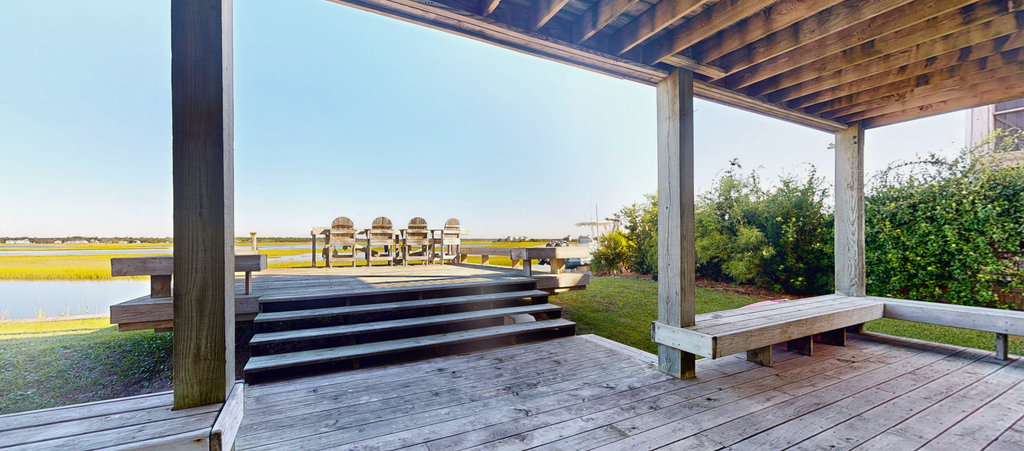 Sound front retreat with easy beach access, sauna and private dock for your boat!