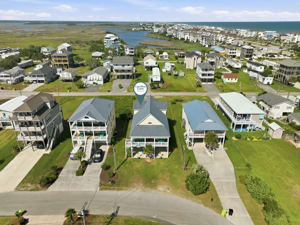 Family-Friendly Canal Home - Steps to the Beach