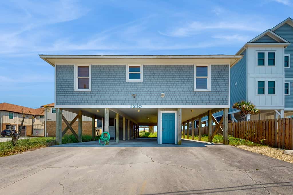 Oceanfront home in Surf City with stunning views and direct beach access