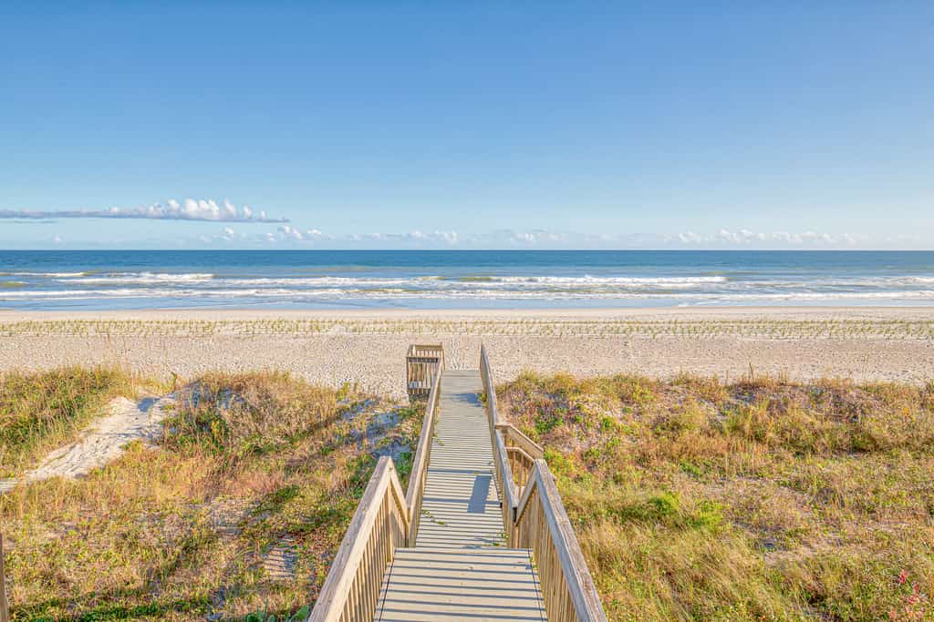 Beachfront home with direct beach access, outdoor shower, ocean views, AC