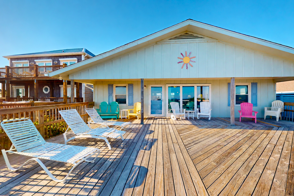 Oceanfront Escape with Private Beach Access, Expansive Deck & Separate Guest Apartment!