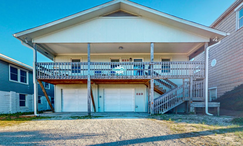 Oceanfront Escape with Private Beach Access, Expansive Deck & Separate Guest Apartment!