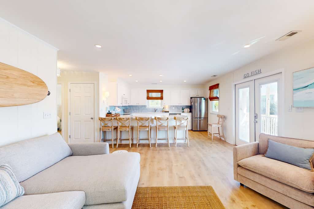 Dog-friendly coastal home close to beach and local attractions