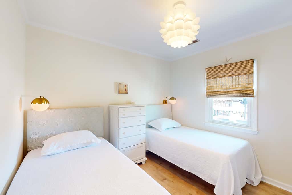 TB1514 The Go Fish Cottage