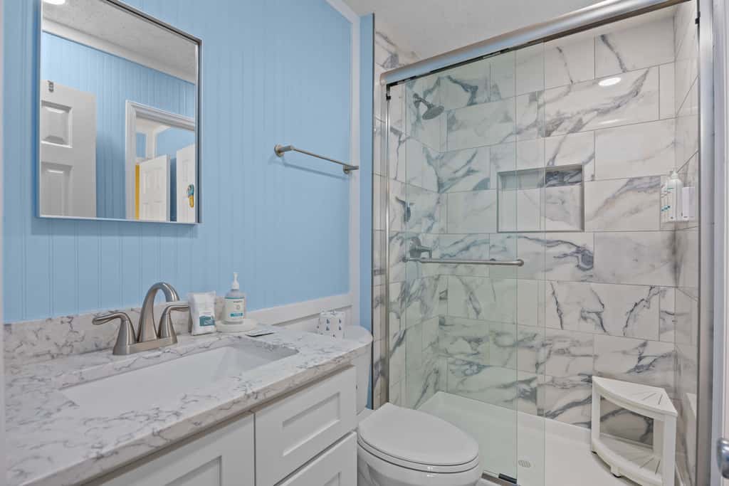 CB05 Cozy Carolina Beach Condo