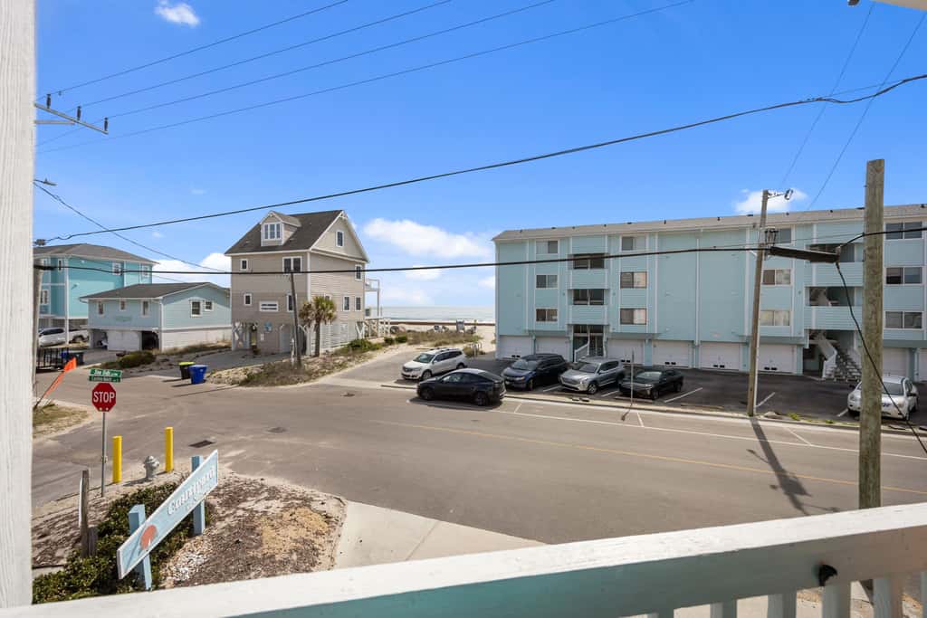 CB05 Cozy Carolina Beach Condo