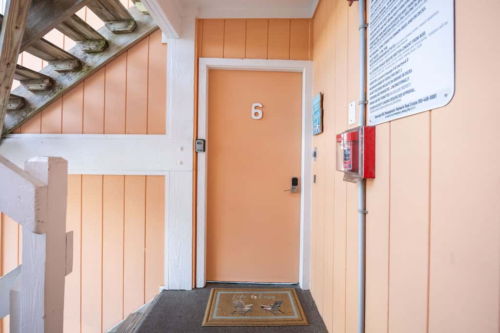 CB05 Cozy Carolina Beach Condo