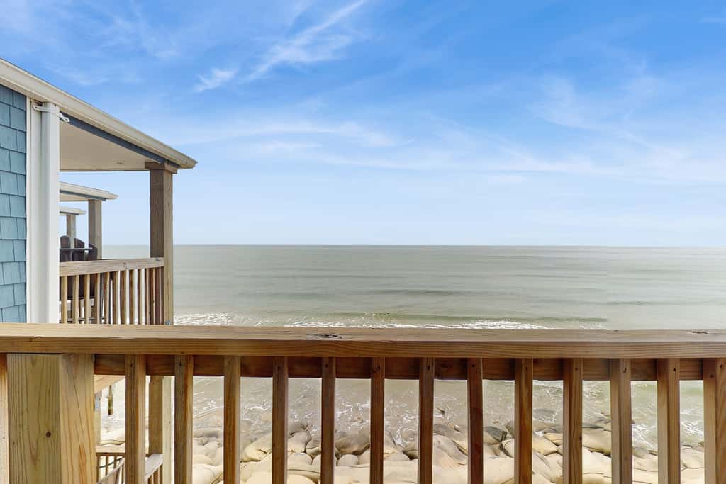 NTBTR329 Totally Topsail