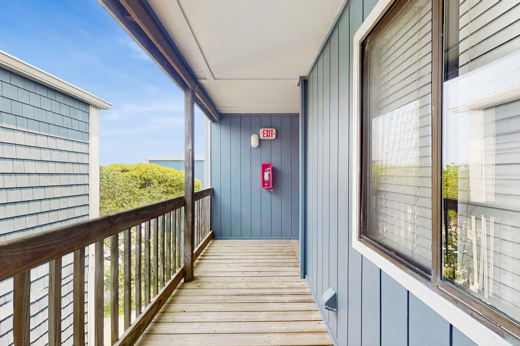 NTBTR329 Totally Topsail