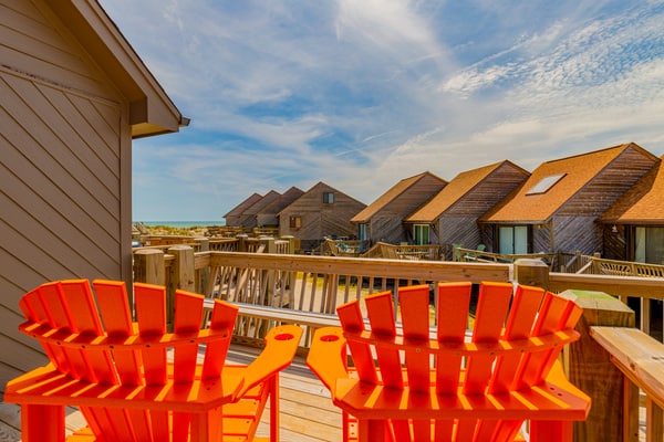 Beachfront villa with ocean views, central AC, WiFi & washer/dryer
