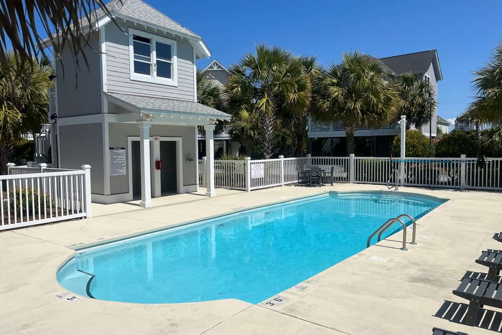 Seaside Village home - washer/dryer, central AC & beach access - community pool