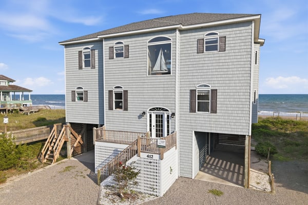 Oceanfront home with direct beach access, community pool & private hot tub