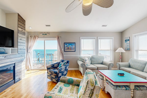 Oceanfront, dog-friendly home with private hot tub and endless beach views!