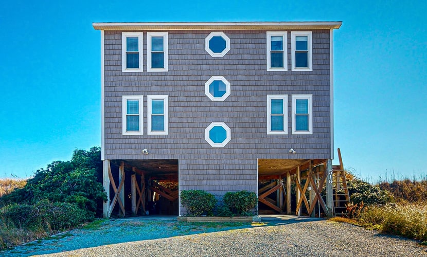Oceanfront, dog-friendly home with private hot tub and endless beach views!
