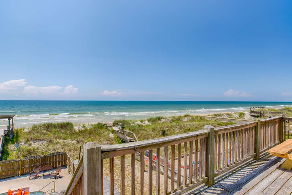 Oceanfront townhome with deck, pool, hot tub