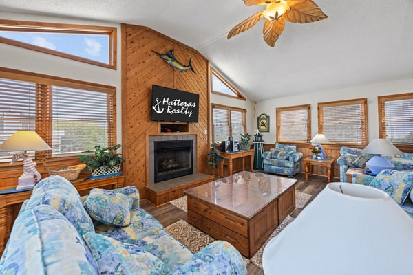 Corner Home near the Beach w/ Private Hot Tub, WiFi, AC & Shared Pool/Tennis