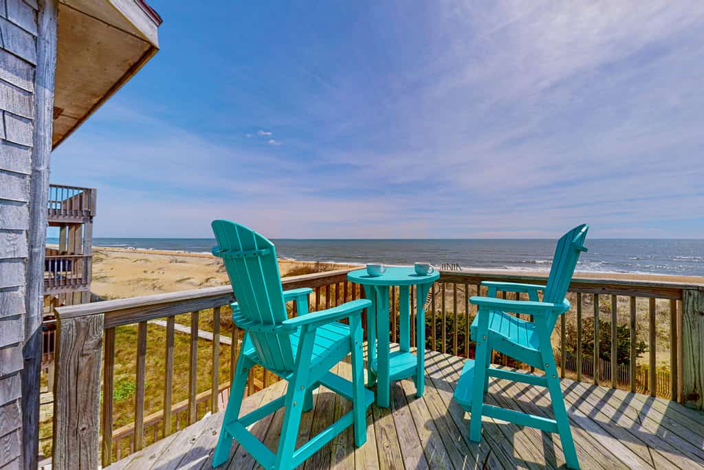 Oceanfront, Dog-Friendly, 4-Bedroom w/ Private Hot Tub, Ocean View, AC, WiFi