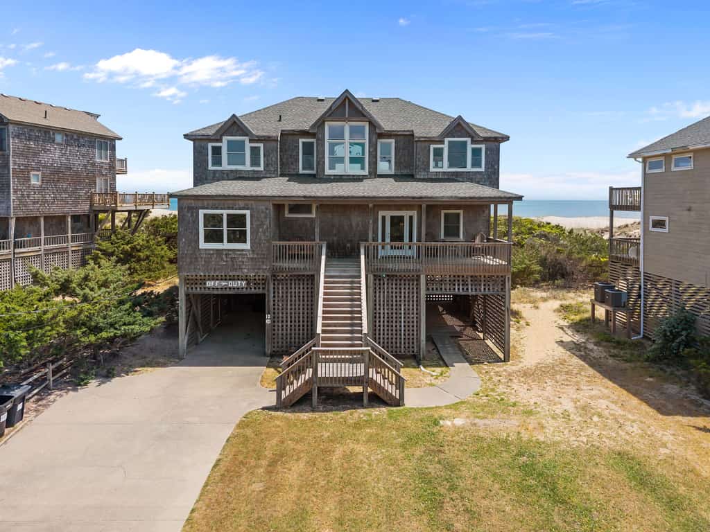 Oceanfront house with private pool, hot tub, & washer/dryer