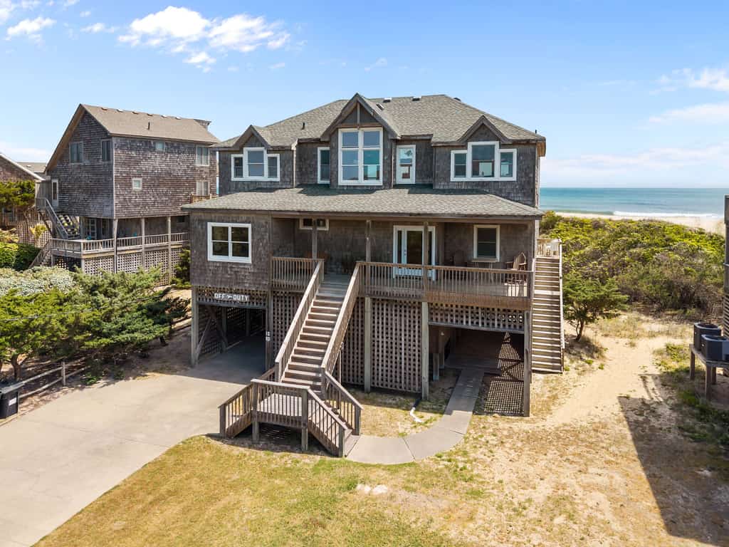 Oceanfront house with private pool, hot tub, & washer/dryer