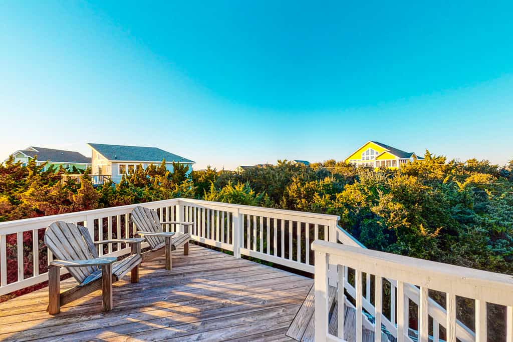 Spacious dog-friendly haven with private pool, hot tub, pool table, & AC