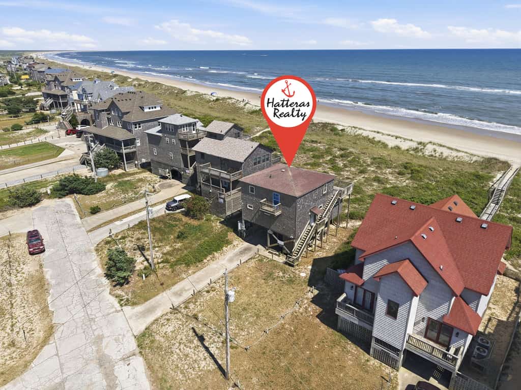 Oceanfront home with 2-tier deck, beach access & sunrise views - 2 dogs welcome