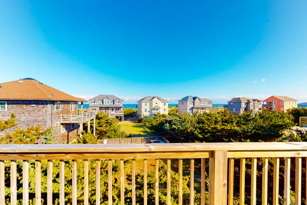 4 bedroom house w/ WiFi, AC, private W/D