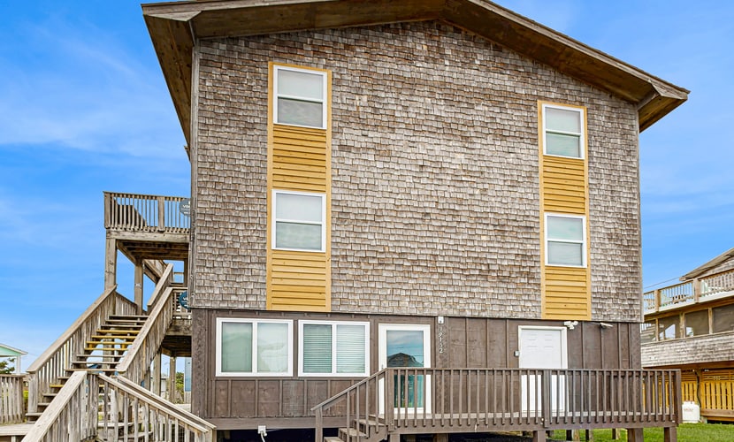 Tarpon Drive Hideaway B:Dog-friendly duplex w/Balcony