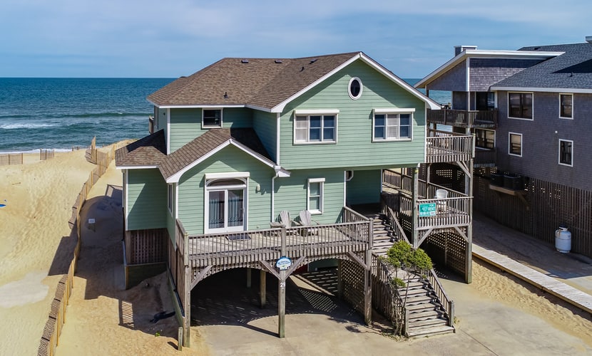 The Sand Jewel: Oceanfront, Private Hot Tub, Pool Access