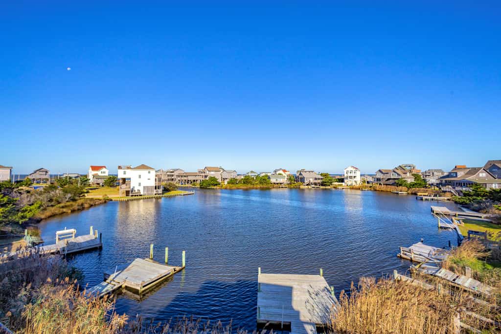 Sea Dream 440: Lagoon-front home w/private dock