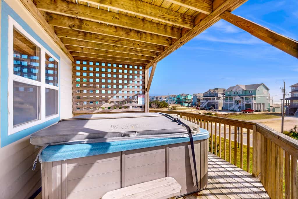 Ocean-view house with central AC & private hot tub
